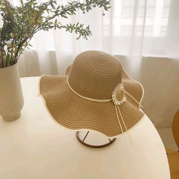 Floppy Hat With Flower Neutral 2-tone Boho Casual Country Vacation Minimalist - Picture 4 of 17